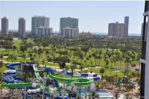 20100 W Country Club Dr 1504, Aventura