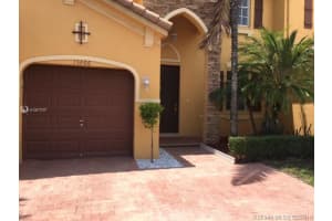 15266 Sw 8th Way ., Miami