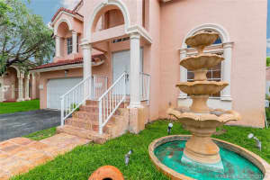 761 Nw 126th Ct, Miami
