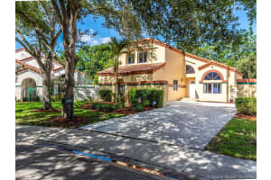 1317 Harbour Side Dr, Weston