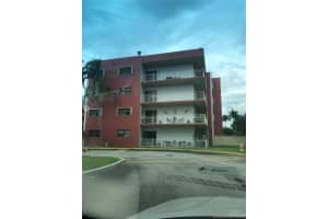 8425 Nw 8th St 310, Miami