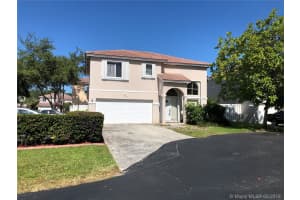 301 Sw 100th Ave, Pembroke Pines