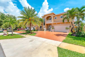 8921 Nw 177th Ter, Miami 8921 Nw 177th Ter, Miami