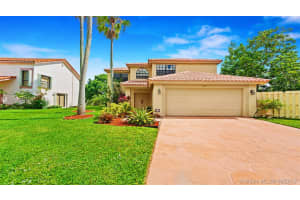 8811 Sw 13th St, Pembroke Pines