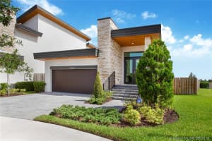 10235 Nw 76th Ln, Doral