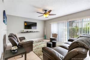 5620 Nw 59th St 6, Tamarac