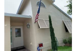 940 Sw 108th Ave, Pembroke Pines