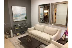 3043 Nw 102nd Path, Doral