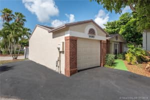 14085 Langley Pl, Davie