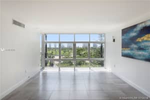 20100 W Country Club Dr 605, Aventura