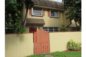 7175 Nova Dr 403, Davie