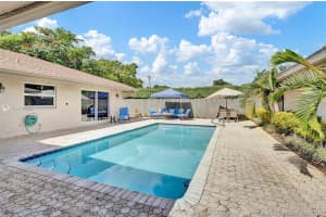 126 Laurel Rd, Hollywood