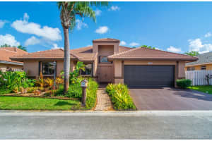 11601 Sw 10th St, Pembroke Pines