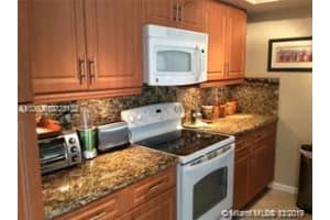 21085 Ne 34th Ave 106-1, Aventura
