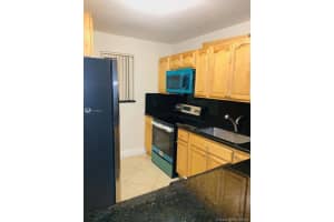 8425 Nw 8th St 109, Miami