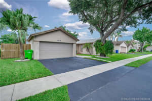 9578 Nw 53rd St, Sunrise