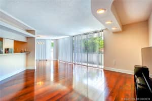 21085 Ne 34th Ave 303-1, Aventura