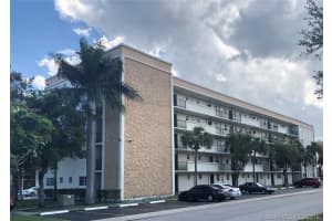 220 Sw 9th Ave 202, Hallandale Beach