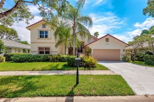 1800 Lakeshore Dr, Weston