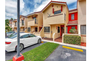 17964 Nw 68th Ave D-20, Hialeah