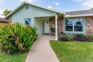 2636 Starwood Cir, West Palm Beach