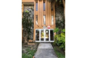 1330 W 54th St 327c, Hialeah