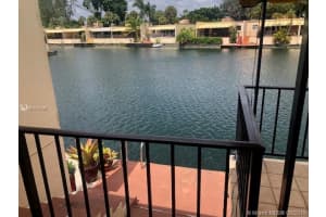 15504 Sharpecroft Dr, Miami Lakes