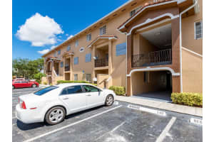 17415 Nw 75th Pl 203, Hialeah