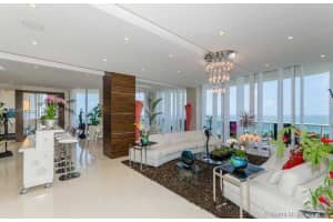 3802 Ne 207th St 2802, Aventura