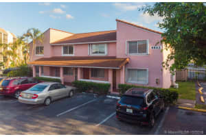 8043 Lake Dr 101, Doral