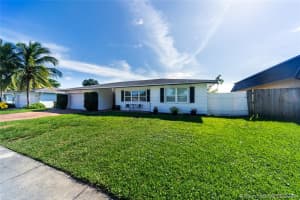 2708 Sw 81st Ter, Davie