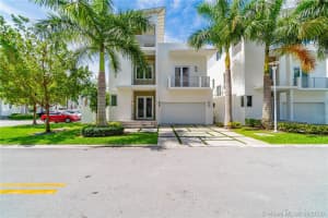 8220 Nw 34th St, Doral 8220 Nw 34th St, Doral