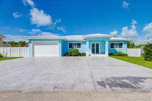 100 Avenue E, Marathon