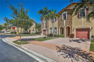 3145 Nw 102nd Path, Doral