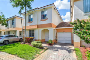 6645 Hidden Cove Dr 3-7, Davie