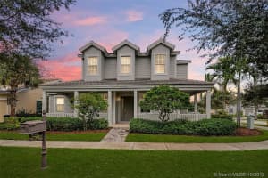 4762 Village Way, Davie