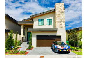 7645 Nw 103rd Pl, Doral