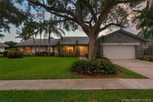 19330 Nw 3rd Ct, Pembroke Pines