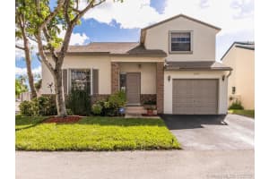13916 Langley Place, Davie