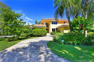 355 Costanera Rd, Coral Gables