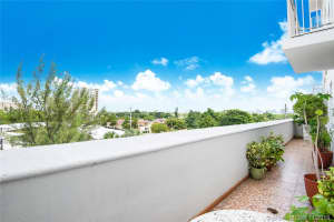 2030 S Douglas Rd 422, Coral Gables