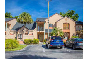 8225 Nw 191st St 1-f, Hialeah