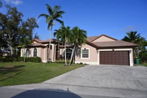 1722 Sw 132nd Way, Davie