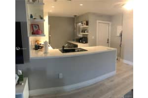 1129 Nw 125th Ave 203, Miami