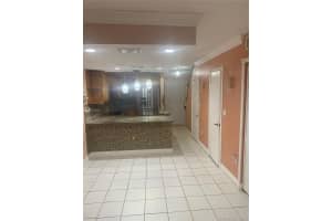 8035 Nw 8th St 4, Miami