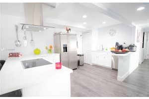 13700 Sw 62nd St 213, Miami