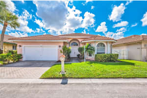 11520 Sw 10th St, Pembroke Pines