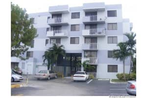 8251 Nw 8th St 404, Miami