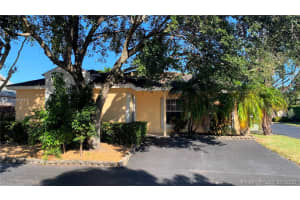 5534 Nw 101st Ct, Doral 5534 Nw 101st Ct, Doral