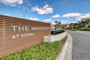 10580 Nw 68th Ter, Doral